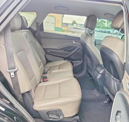 2017 HYUNDAI SANTA FE SE 10
