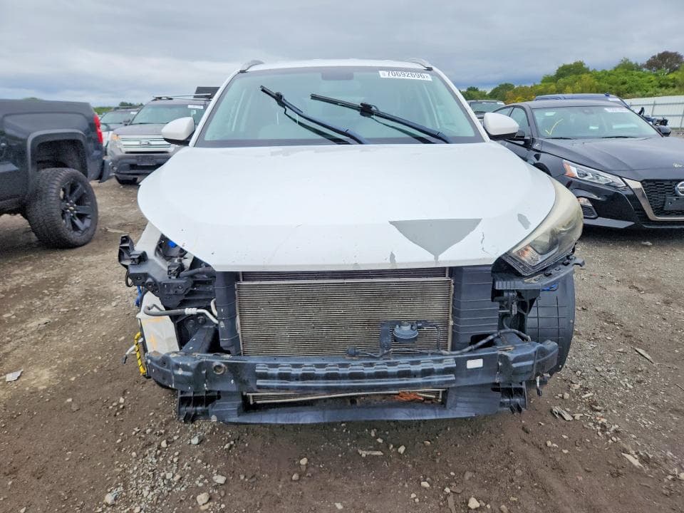 2017 HYUNDAI TUCSON SE 5