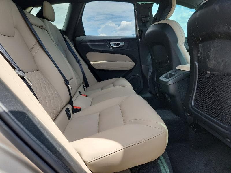 2026 VOLVO XC60 PLUS 11
