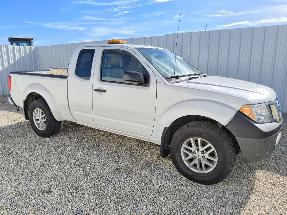 2017 NISSAN FRONTIER SV V6 4