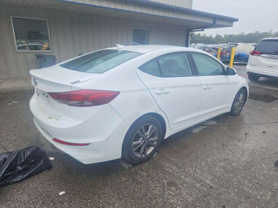 2017 HYUNDAI ELANTRA SE 3