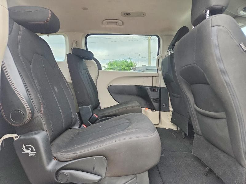2017 CHRYSLER PACIFICA LX 11