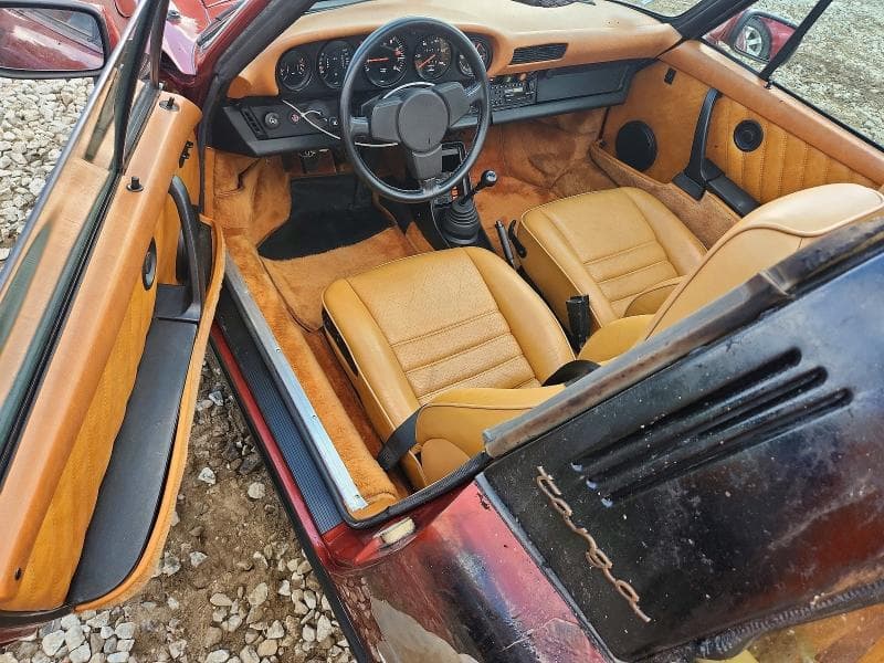 1977 PORSCHE 911 8