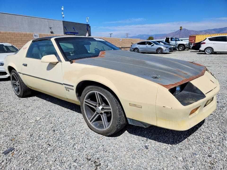 1985 CHEVROLET CAMARO 4
