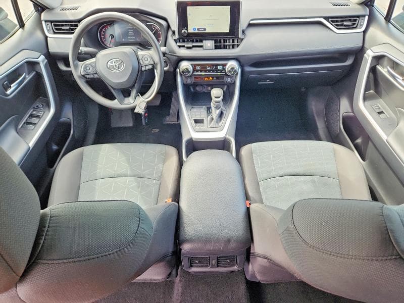 2025 TOYOTA RAV4 XLE 8