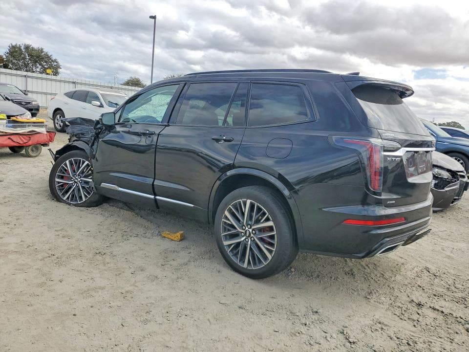 2023 CADILLAC XT6 SPORT 2
