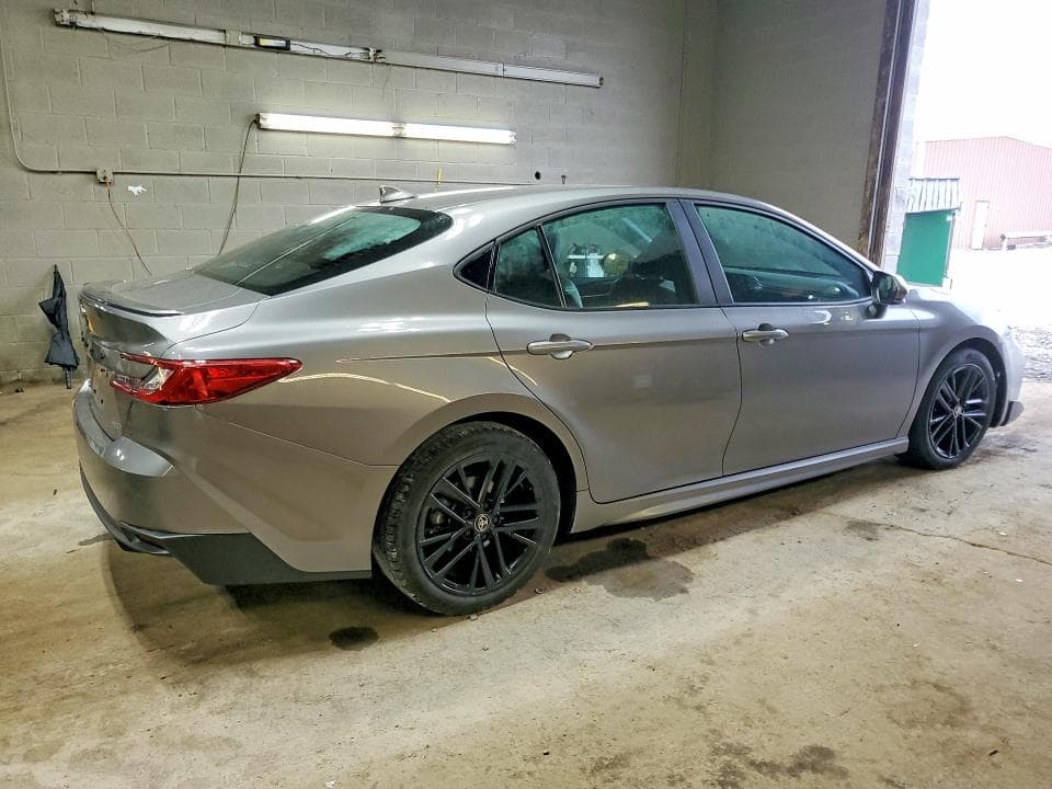 2025 TOYOTA CAMRY SE 3