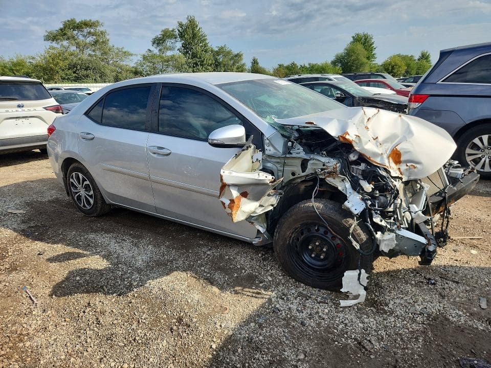 2017 TOYOTA COROLLA SE 4