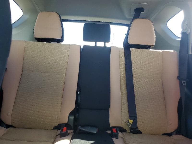2017 TOYOTA RAV4 XLE 10