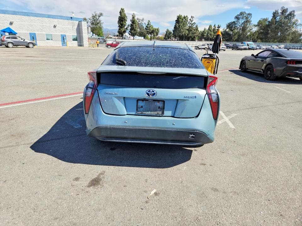 2017 TOYOTA PRIUS TWO 6