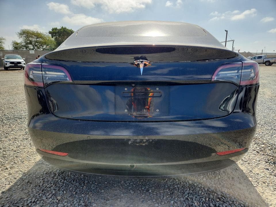 2018 TESLA MODEL 3 6