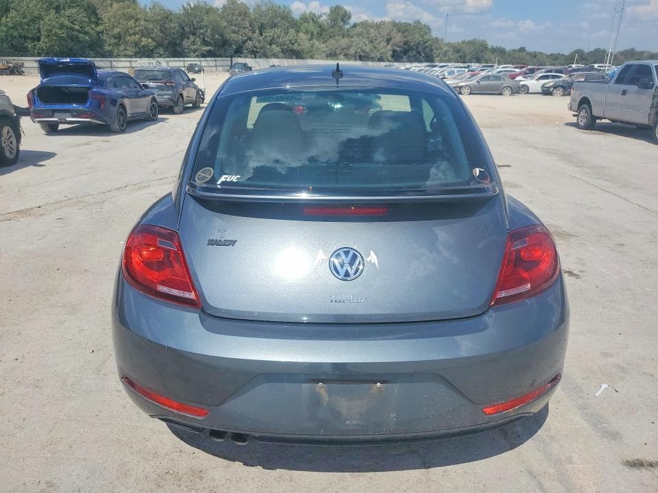 2018 VOLKSWAGEN BEETLE S 6