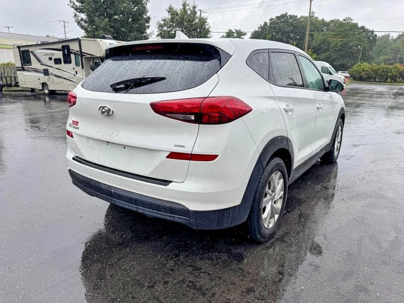 2020 HYUNDAI TUCSON SE 3