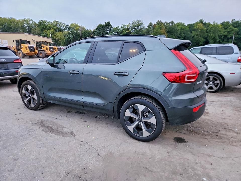 2026 VOLVO XC40 CORE 2