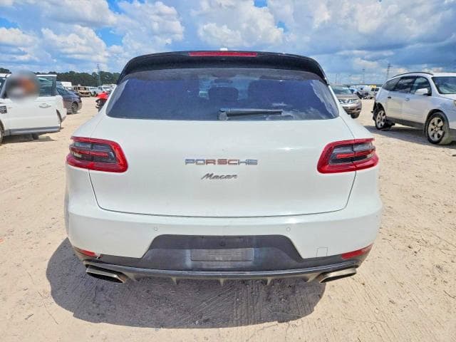 2017 PORSCHE MACAN 6