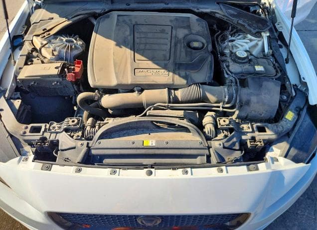 2018 JAGUAR XE PREMIUM 11
