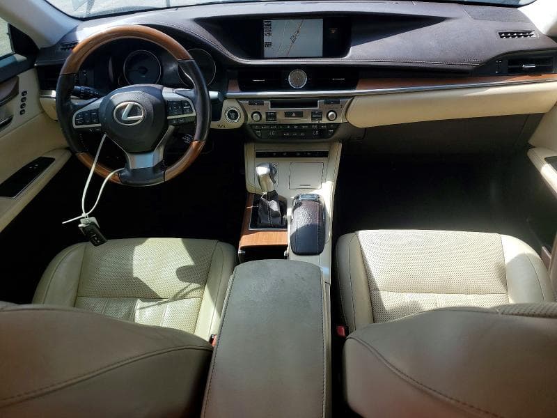 2017 LEXUS ES 300H 8