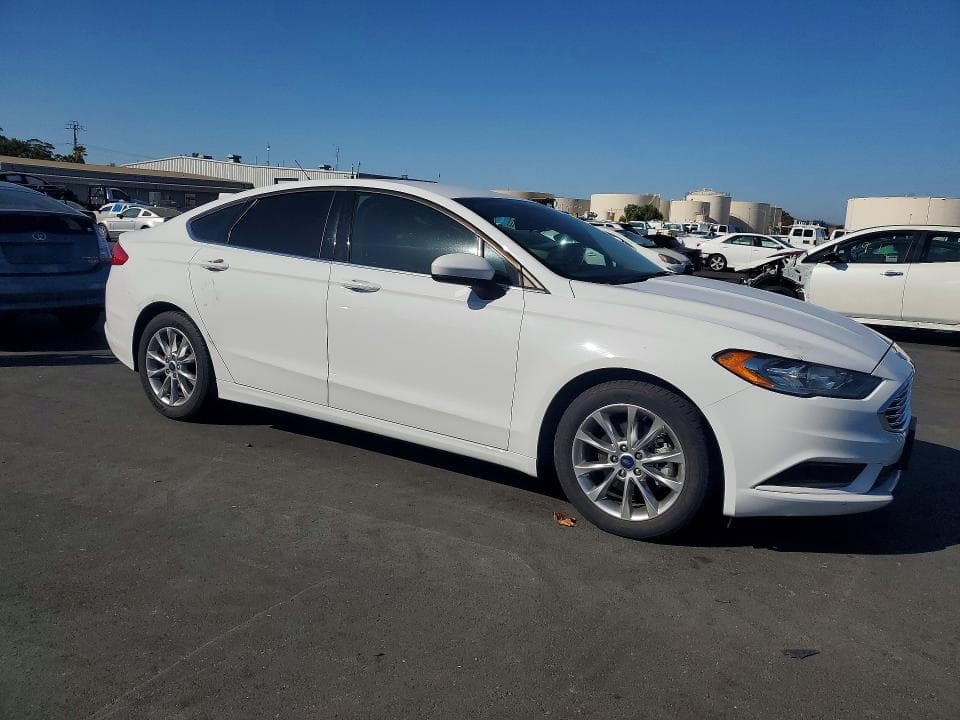 2017 FORD FUSION SE 4