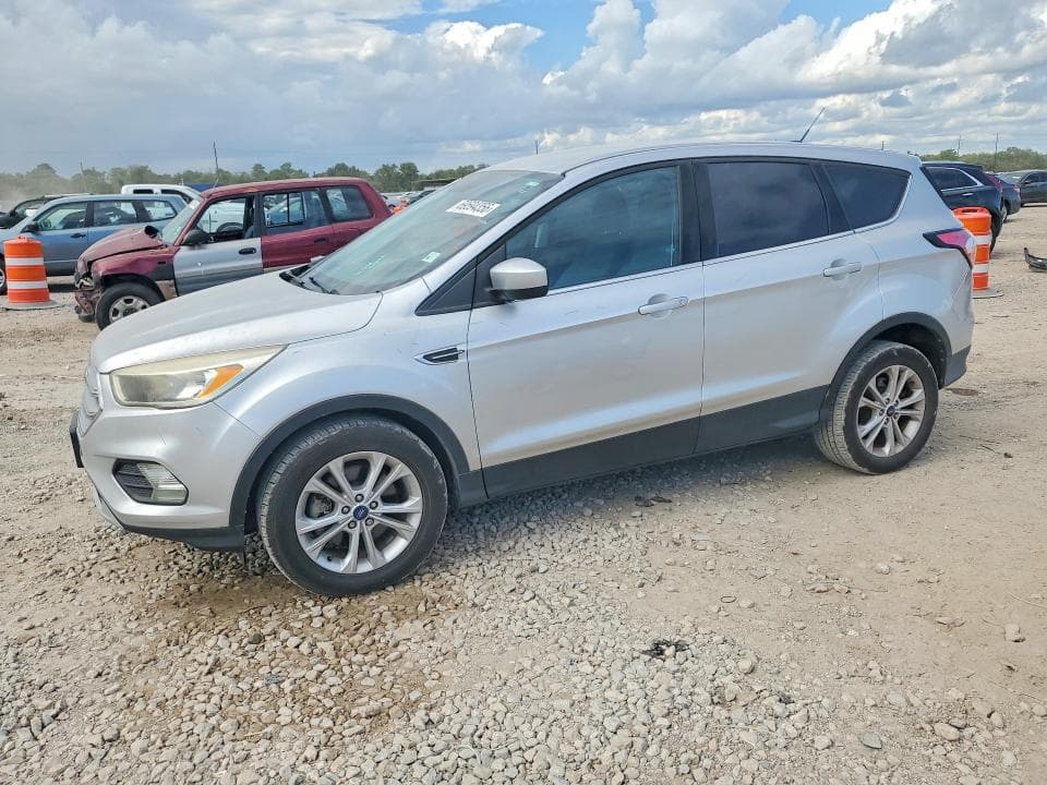 2017 FORD ESCAPE SE - 1