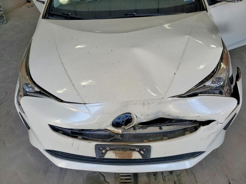 2017 TOYOTA PRIUS TWO 11