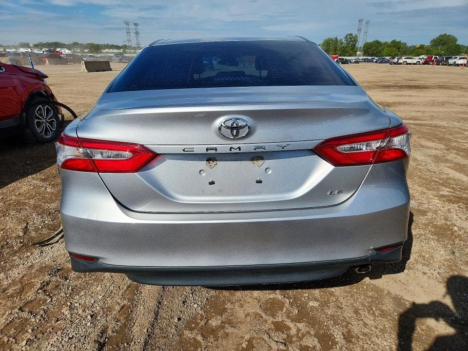 2018 TOYOTA CAMRY LE 6