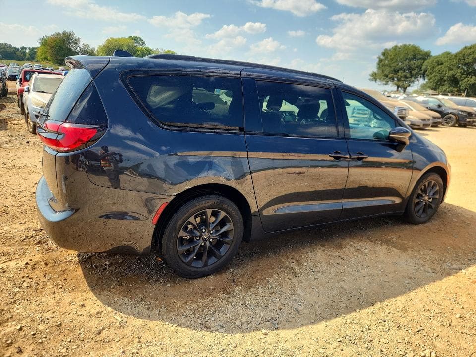 2021 CHRYSLER PACIFICA TOURING L 3