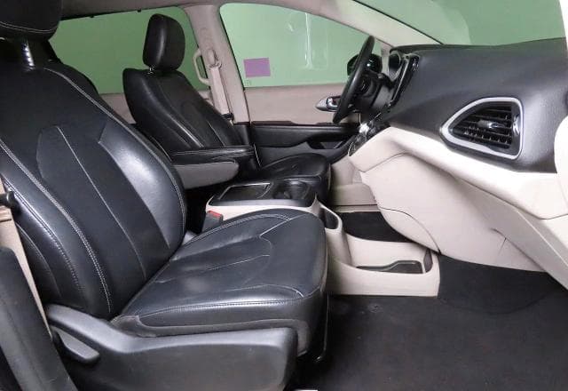 2022 CHRYSLER PACIFICA TOURING L 5