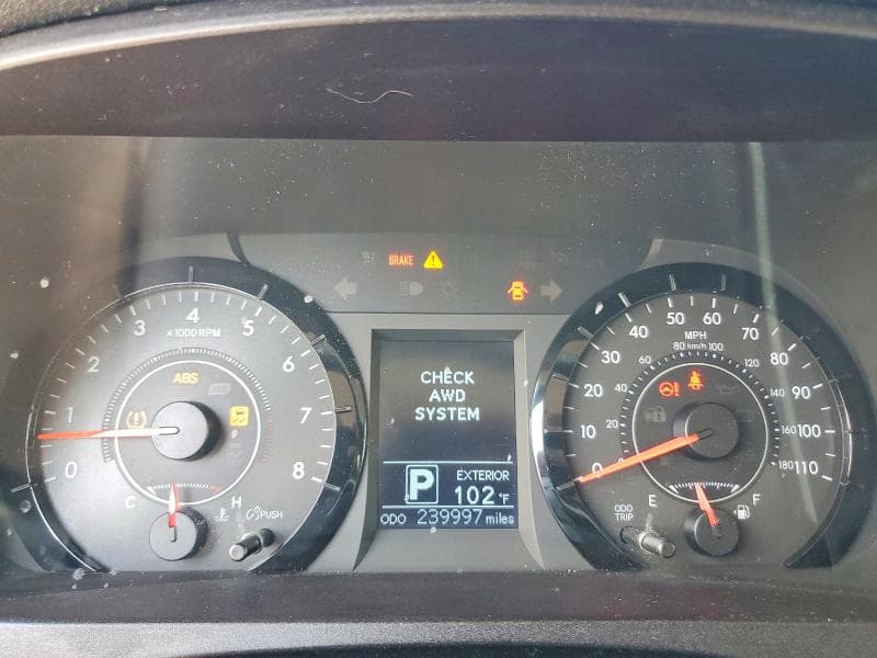 2017 TOYOTA SIENNA LE 9