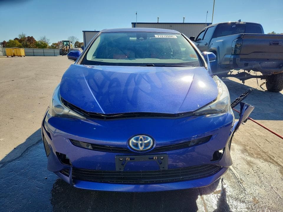 2017 TOYOTA PRIUS TWO 5