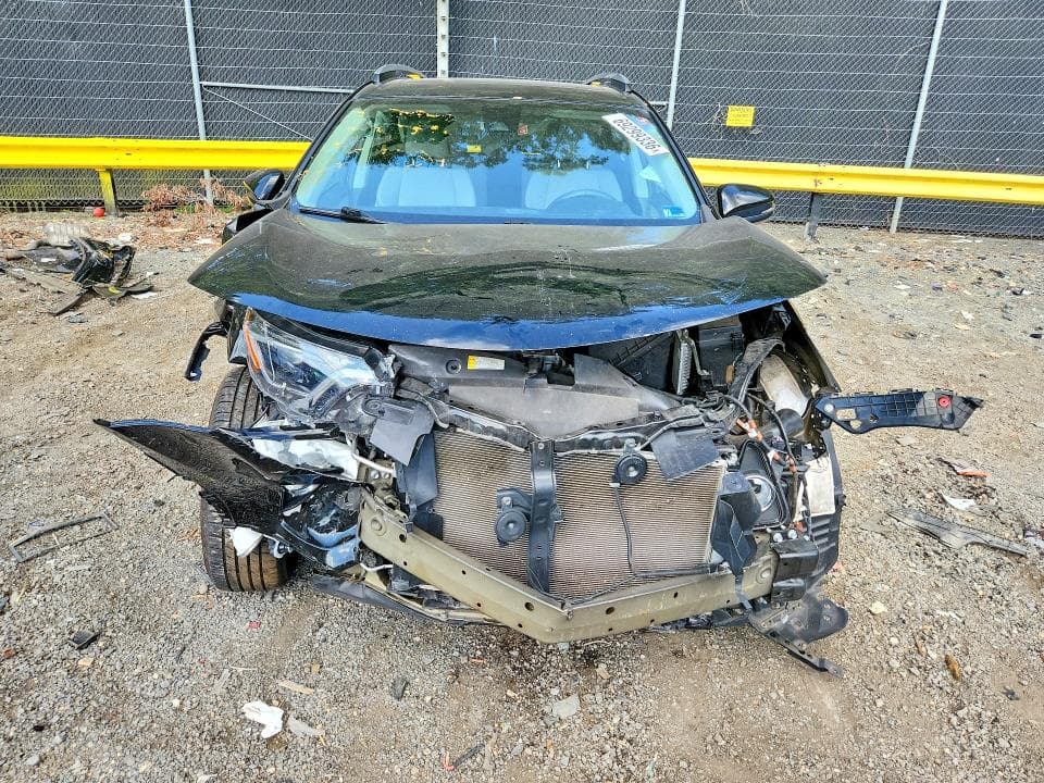 2017 TOYOTA RAV4 XLE 5