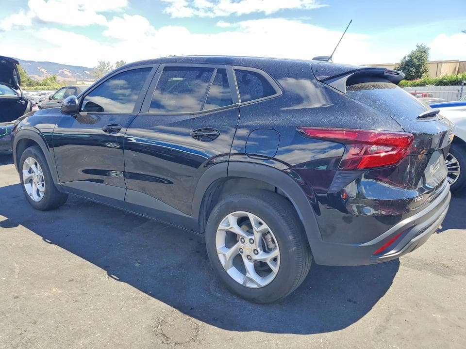 2024 CHEVROLET TRAX LS 2
