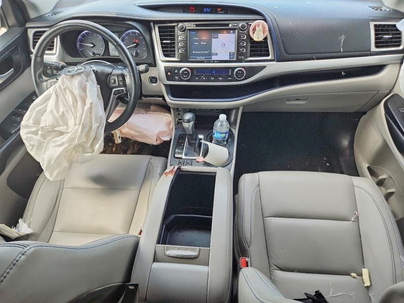 2018 TOYOTA HIGHLANDER XLE 8