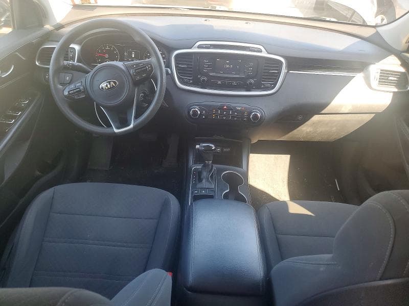 2017 KIA SORENTO LX 8