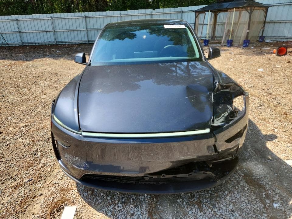 2026 TESLA MODEL Y 5