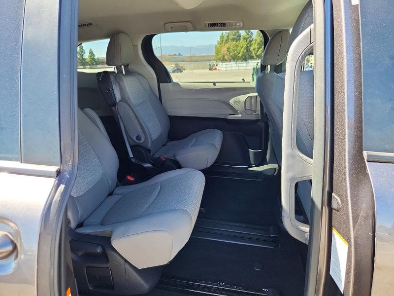 2024 TOYOTA SIENNA LE 11
