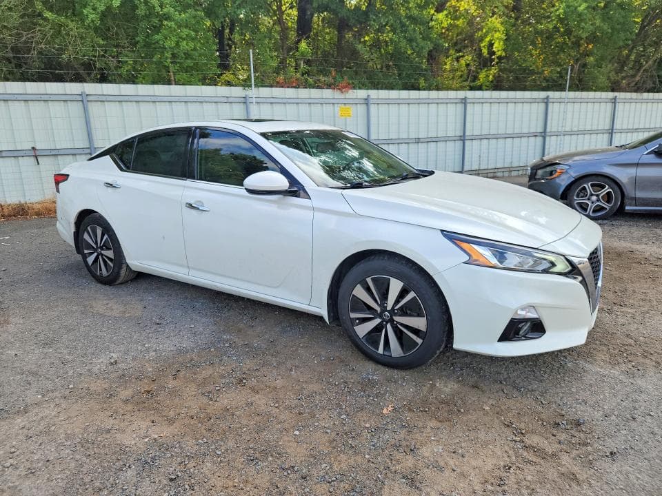 2019 NISSAN ALTIMA SV 4
