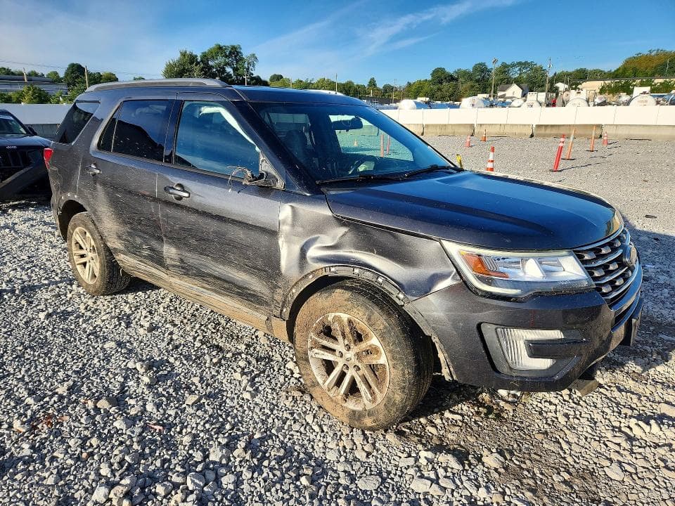 2017 FORD EXPLORER XLT 4
