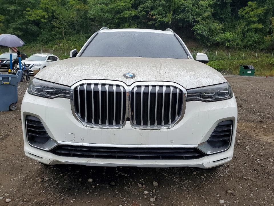 2022 BMW X7 5