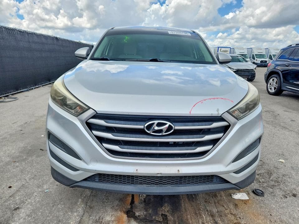 2018 HYUNDAI TUCSON SE 5