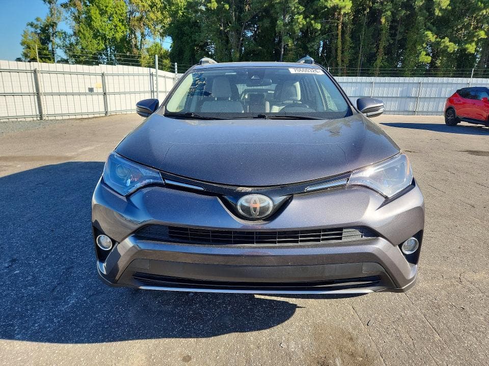 2017 TOYOTA RAV4 XLE 5