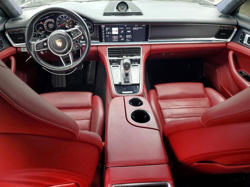 2020 PORSCHE PANAMERA GTS 8