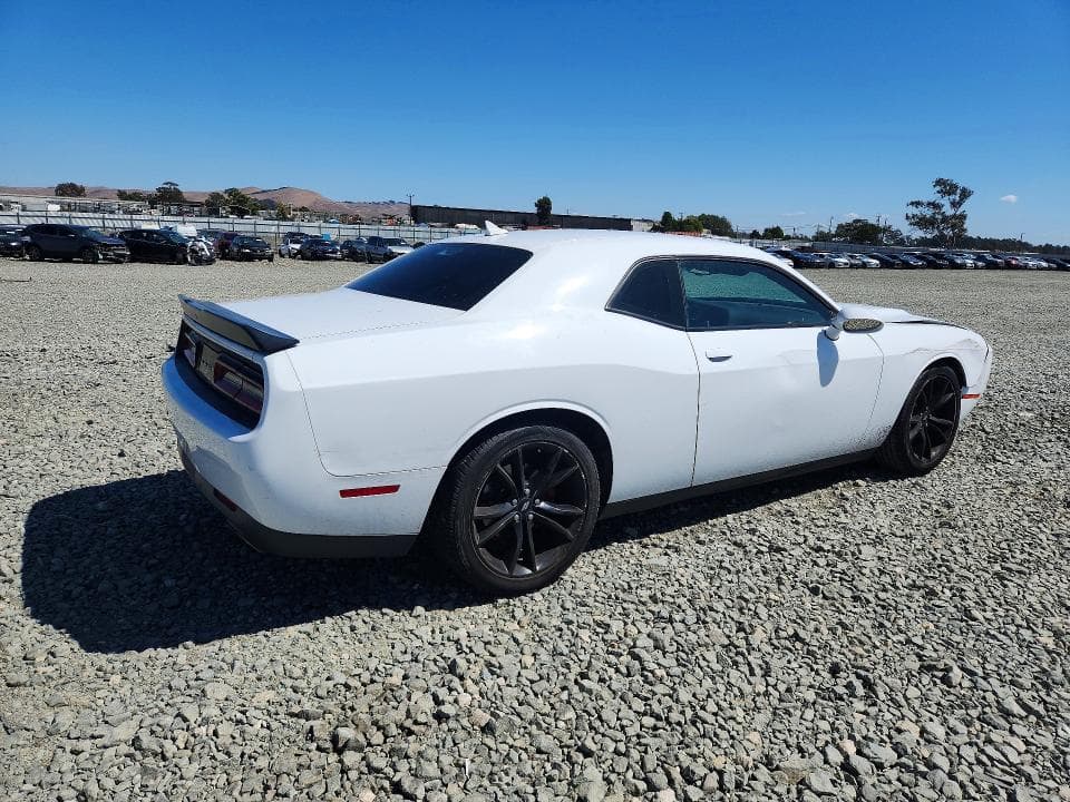 2018 DODGE CHALLENGER SXT 3