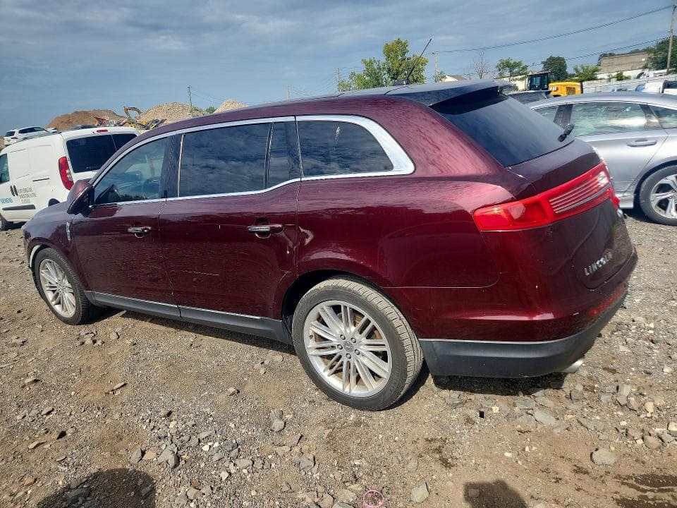 2019 LINCOLN MKT 2
