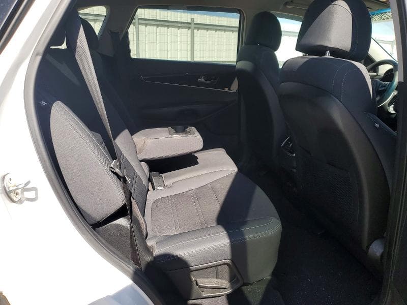 2017 KIA SORENTO LX 11