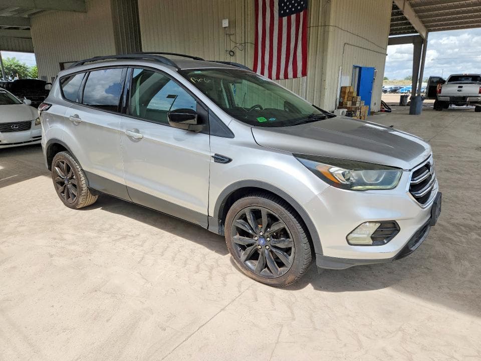 2017 FORD ESCAPE SE 4