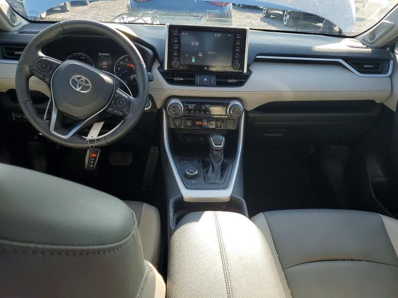2021 TOYOTA RAV4 8