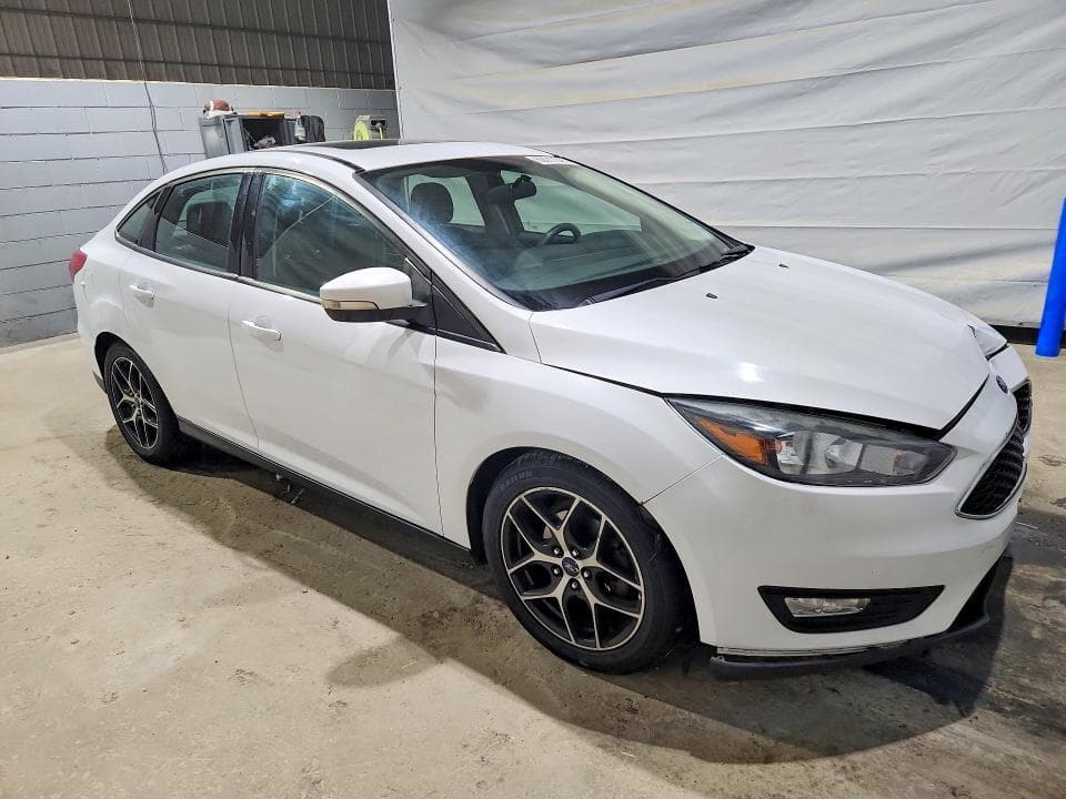 2017 FORD FOCUS SEL 4