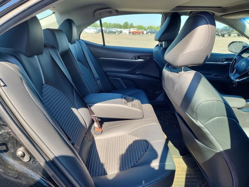 2020 TOYOTA CAMRY SE 10
