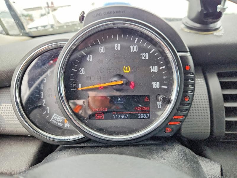 2017 MINI COOPER 9