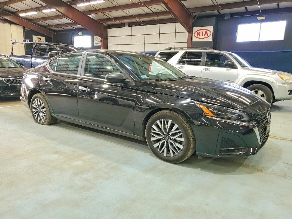 2025 NISSAN ALTIMA SV 4